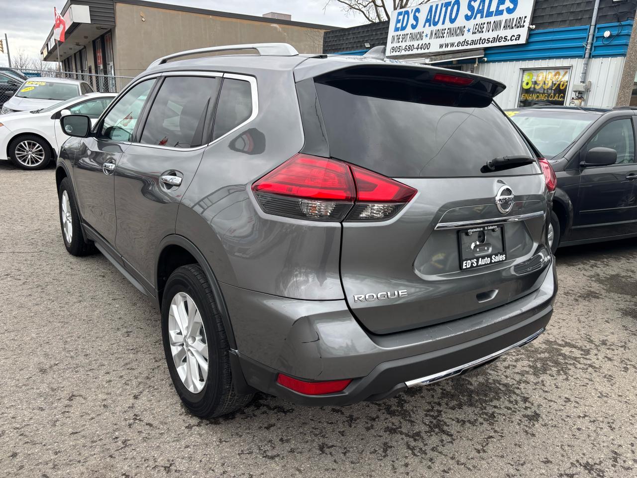 2017 Nissan Rogue SV, All Wheel Drive, Panoramic Sunroof, Alloys Photo4