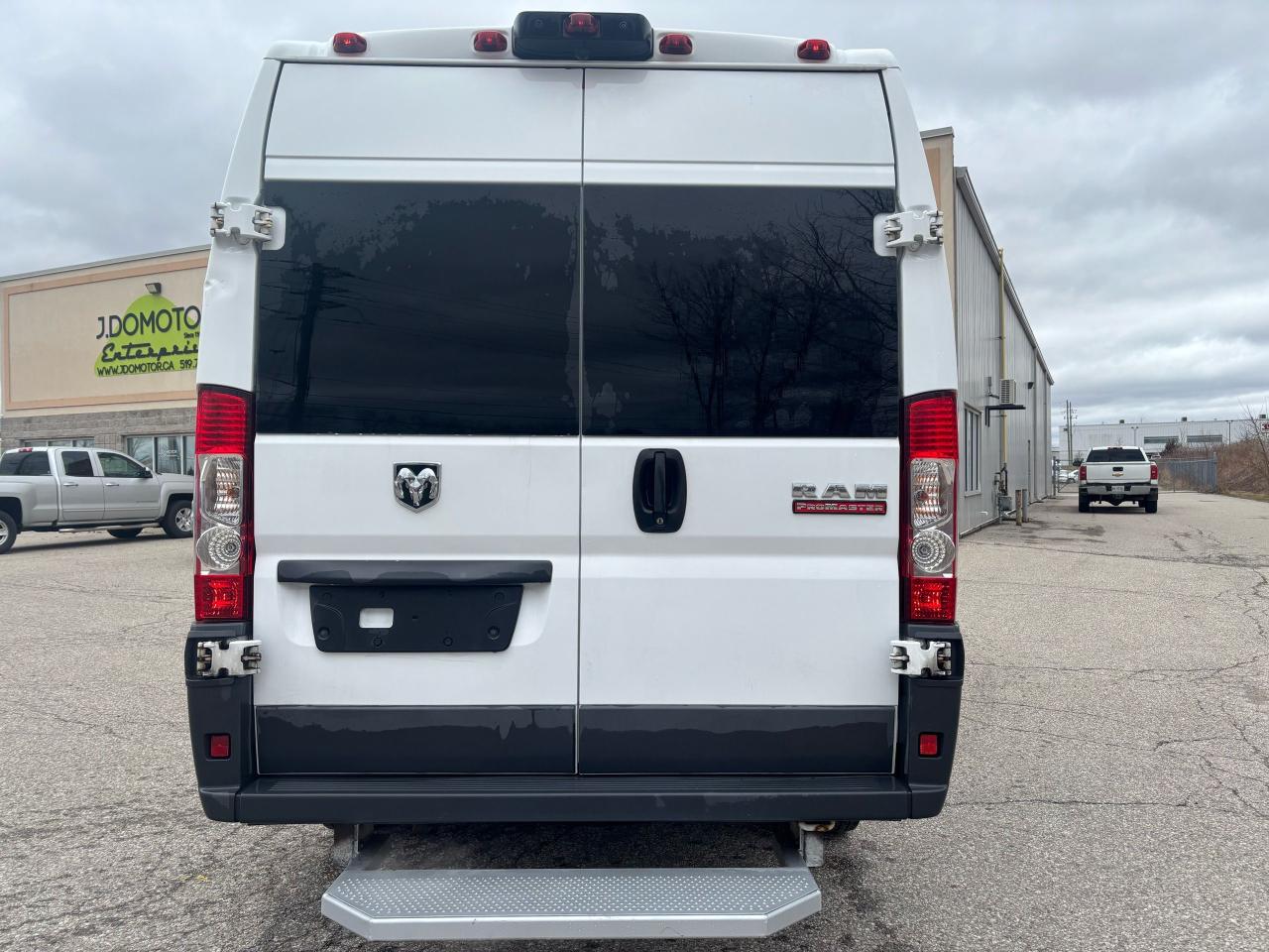 2017 RAM ProMaster 3500 SLT - Photo #6