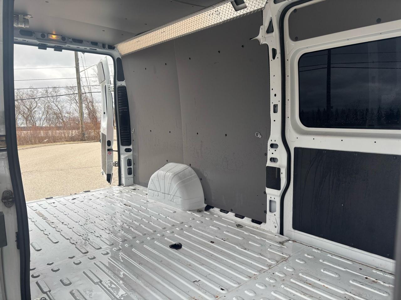 2017 RAM ProMaster 3500 SLT - Photo #11
