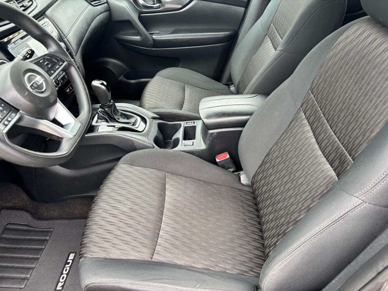 2017 Nissan Rogue SV, All Wheel Drive, Panoramic Sunroof, Alloys