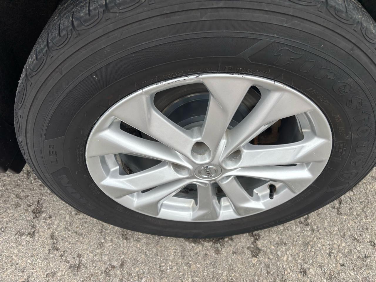 2017 Nissan Rogue SV, All Wheel Drive, Panoramic Sunroof, Alloys