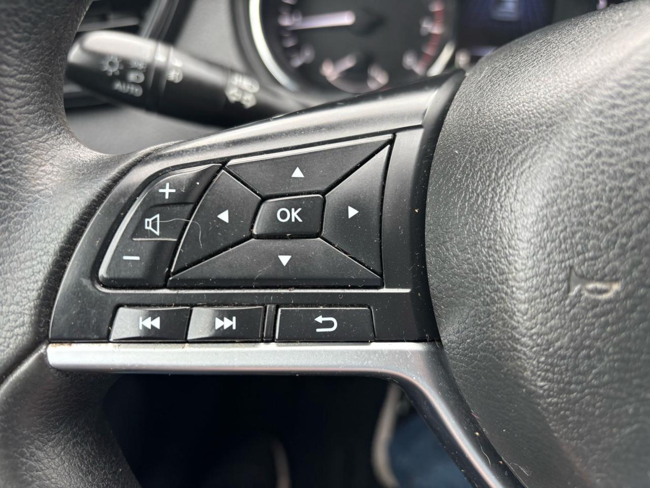 2017 Nissan Rogue SV, All Wheel Drive, Panoramic Sunroof, Alloys