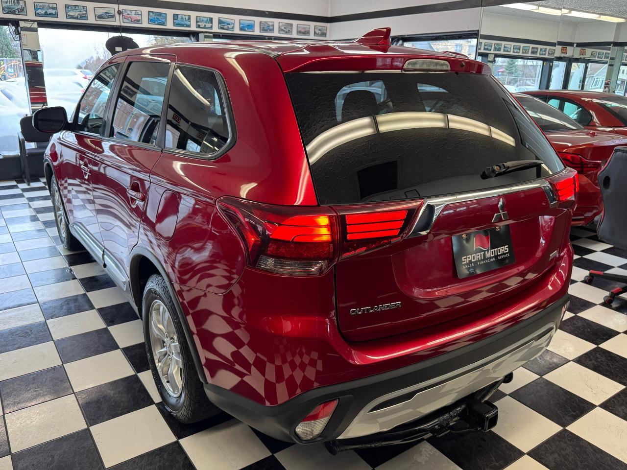 2020 Mitsubishi Outlander ES AWD+7 Passenger+ApplePlay+Camera+ACCIDENT FREE - Photo #4