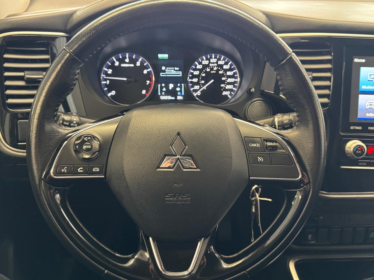 2020 Mitsubishi Outlander ES AWD+7 Passenger+ApplePlay+Camera+ACCIDENT FREE - Photo #10