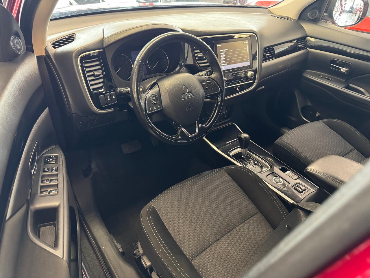 2020 Mitsubishi Outlander ES AWD+7 Passenger+ApplePlay+Camera+ACCIDENT FREE - Photo #17