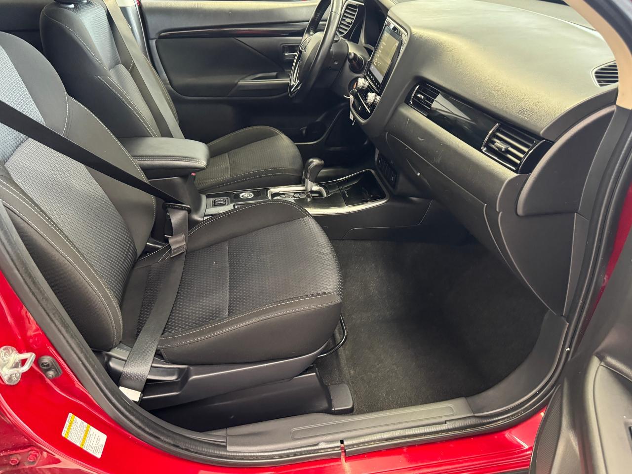 2020 Mitsubishi Outlander ES AWD+7 Passenger+ApplePlay+Camera+ACCIDENT FREE - Photo #20