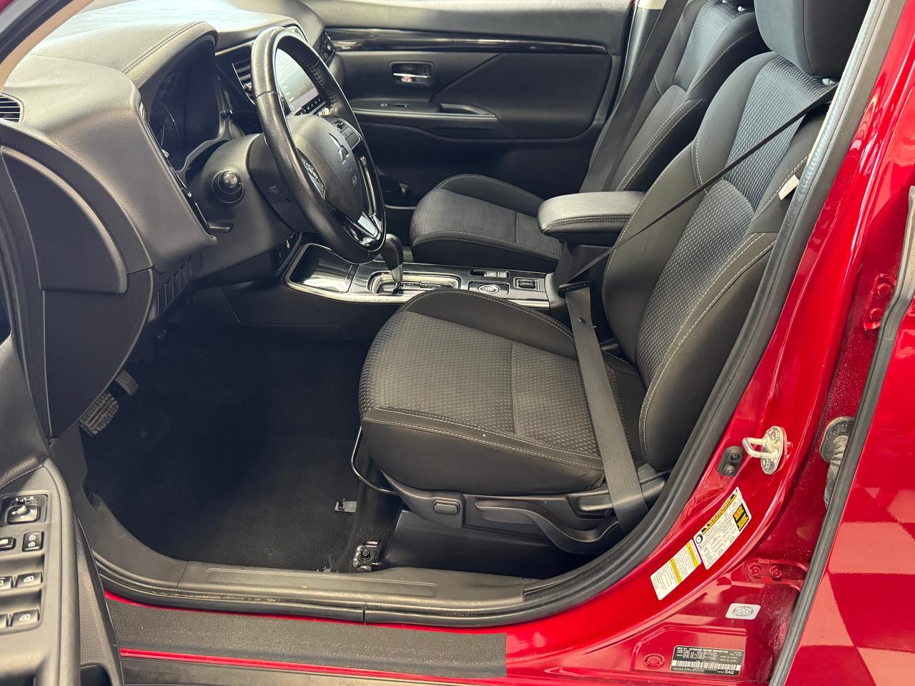 2020 Mitsubishi Outlander ES AWD+7 Passenger+ApplePlay+Camera+ACCIDENT FREE - Photo #18