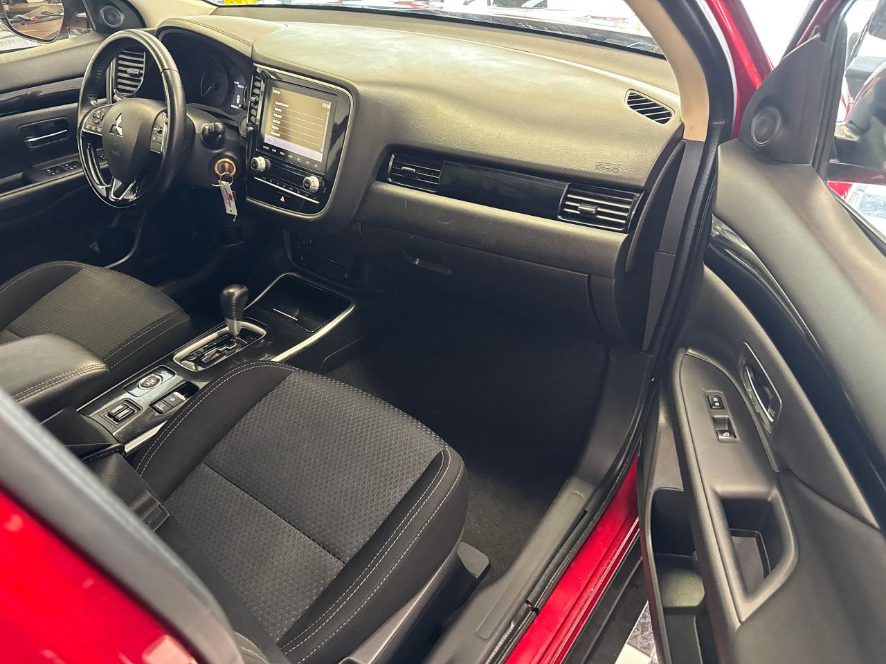 2020 Mitsubishi Outlander ES AWD+7 Passenger+ApplePlay+Camera+ACCIDENT FREE - Photo #19