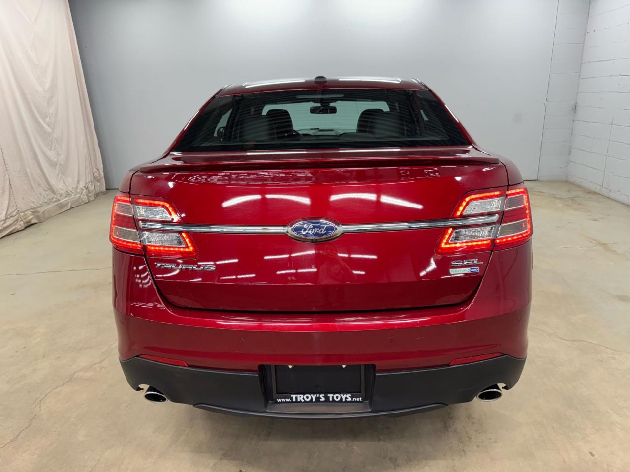 2017 Ford Taurus SEL