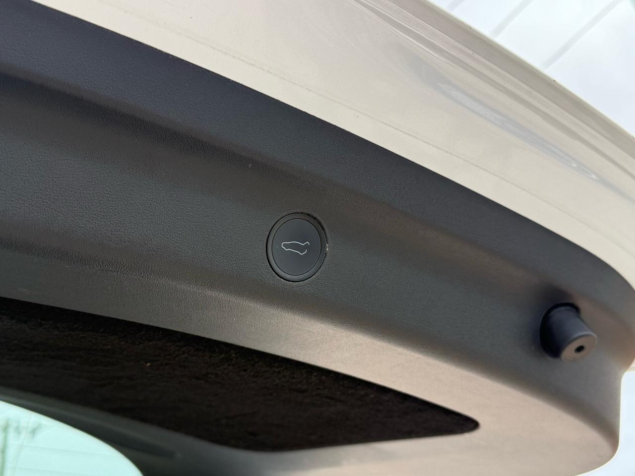 2021 Tesla Model Y LONG RANGE - Photo #15