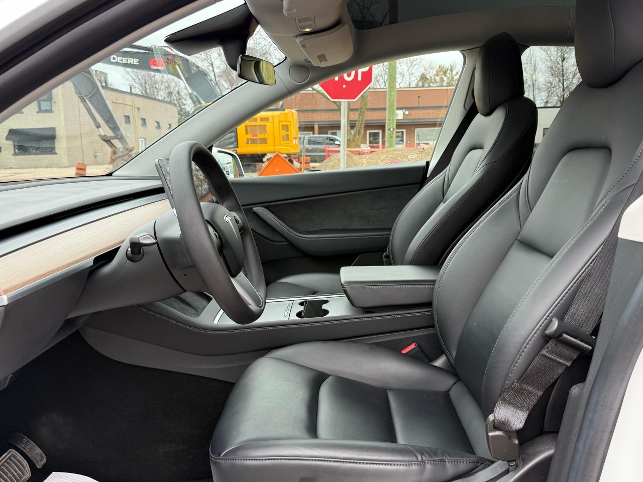 2021 Tesla Model Y LONG RANGE - Photo #5