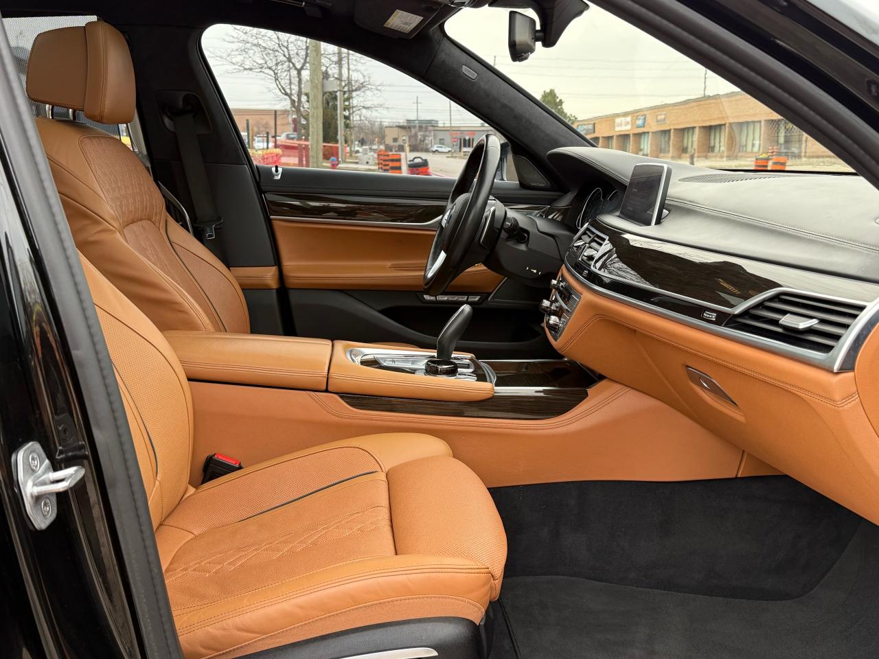 2016 BMW 7 Series 750Li xDrive LWB| - Photo #11