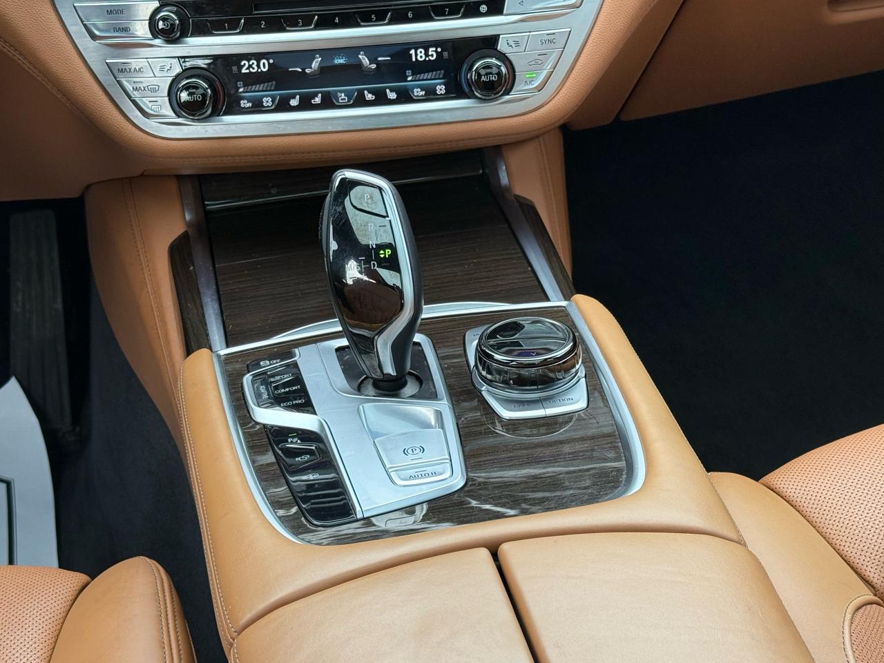 2016 BMW 7 Series 750Li xDrive LWB| - Photo #10