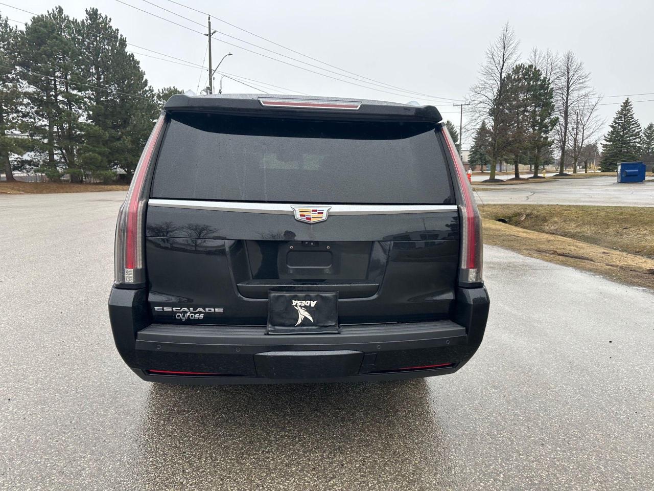 2017 Cadillac Escalade ESV EXTENDED - CLEAN CARFAX - 98KM - Photo #4