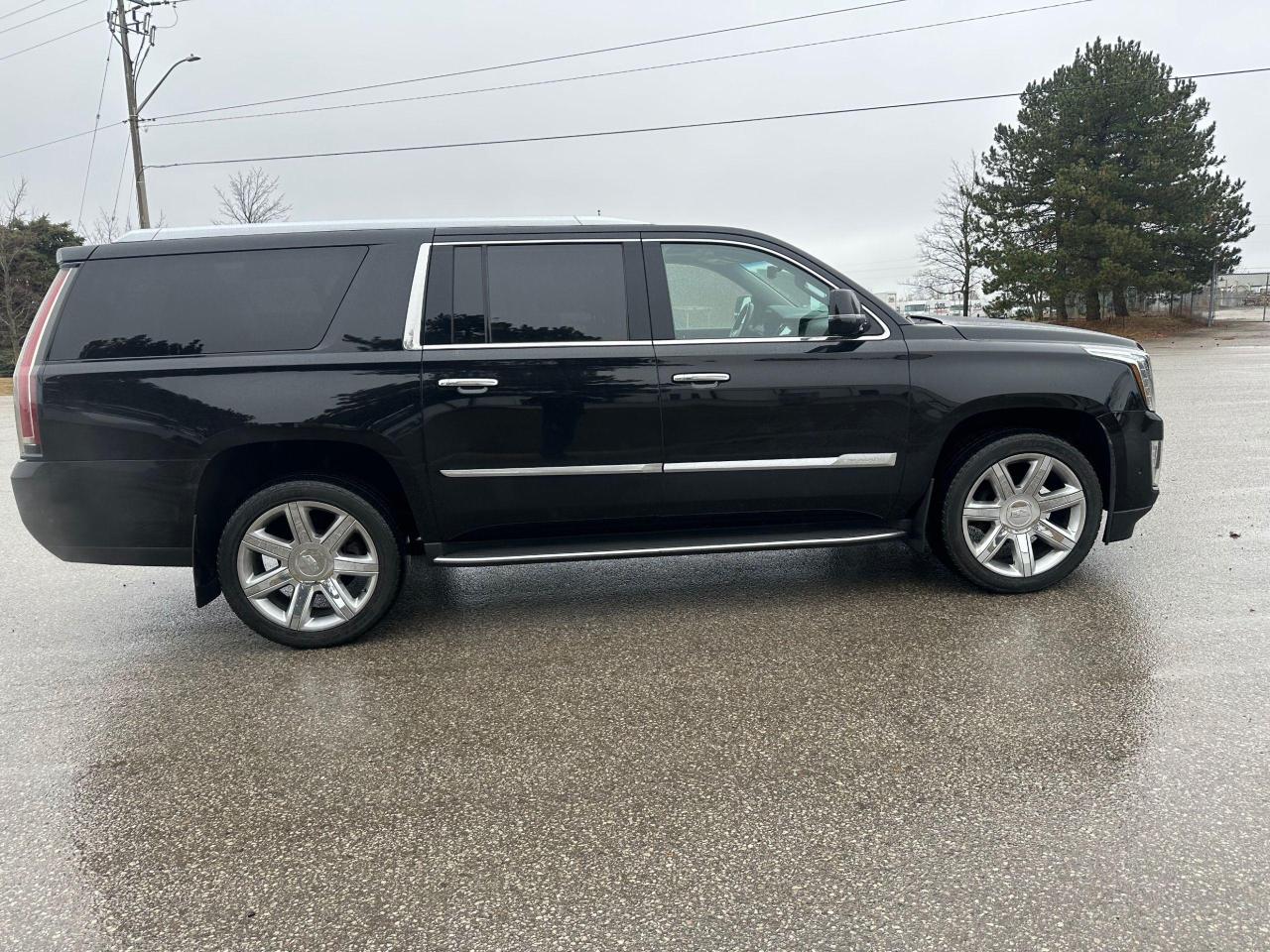 2017 Cadillac Escalade ESV EXTENDED - CLEAN CARFAX - 98KM - Photo #8