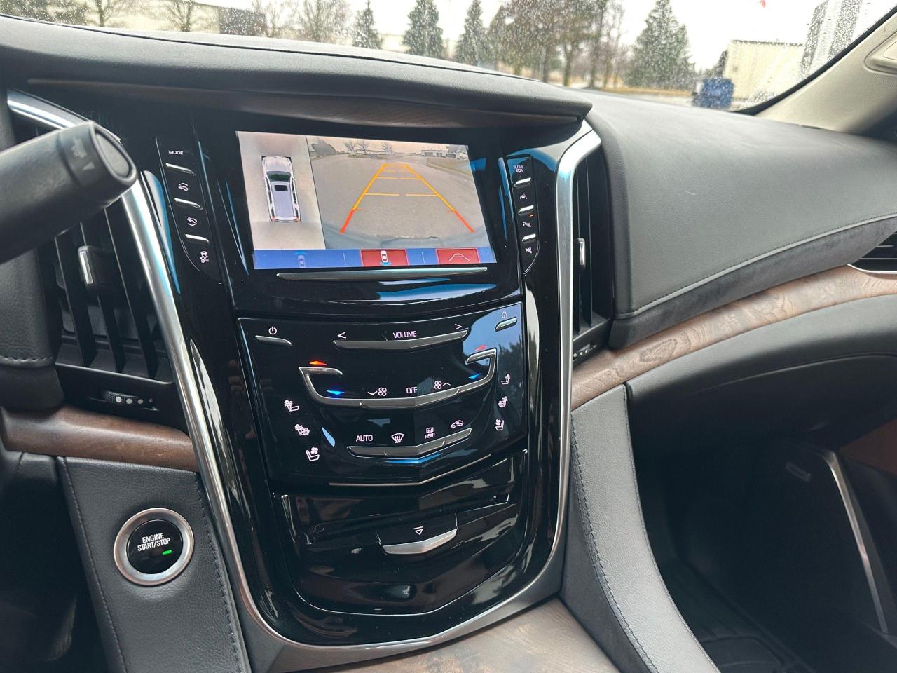 2017 Cadillac Escalade ESV EXTENDED - CLEAN CARFAX - 98KM - Photo #17