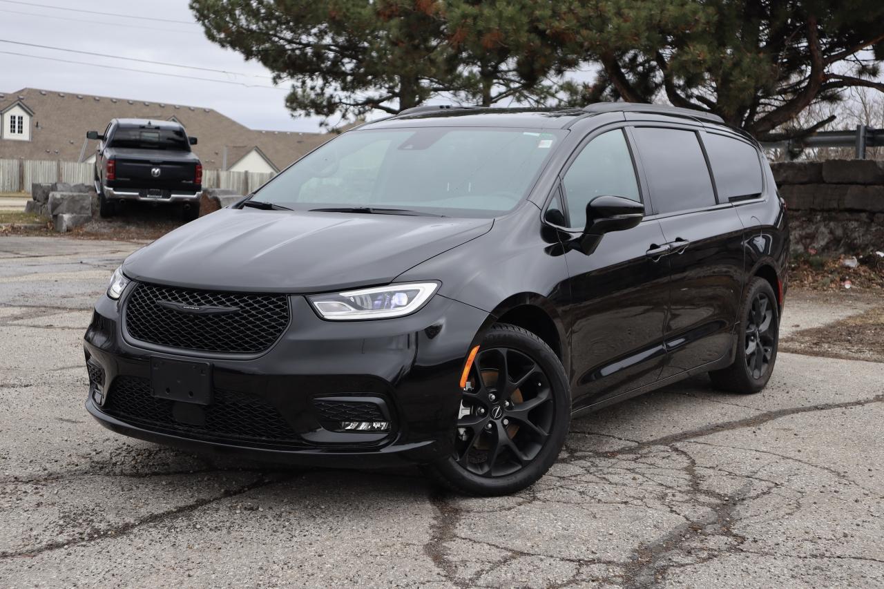 Used 2024 Chrysler Pacifica TOURING-L FWD for sale in Waterloo, ON