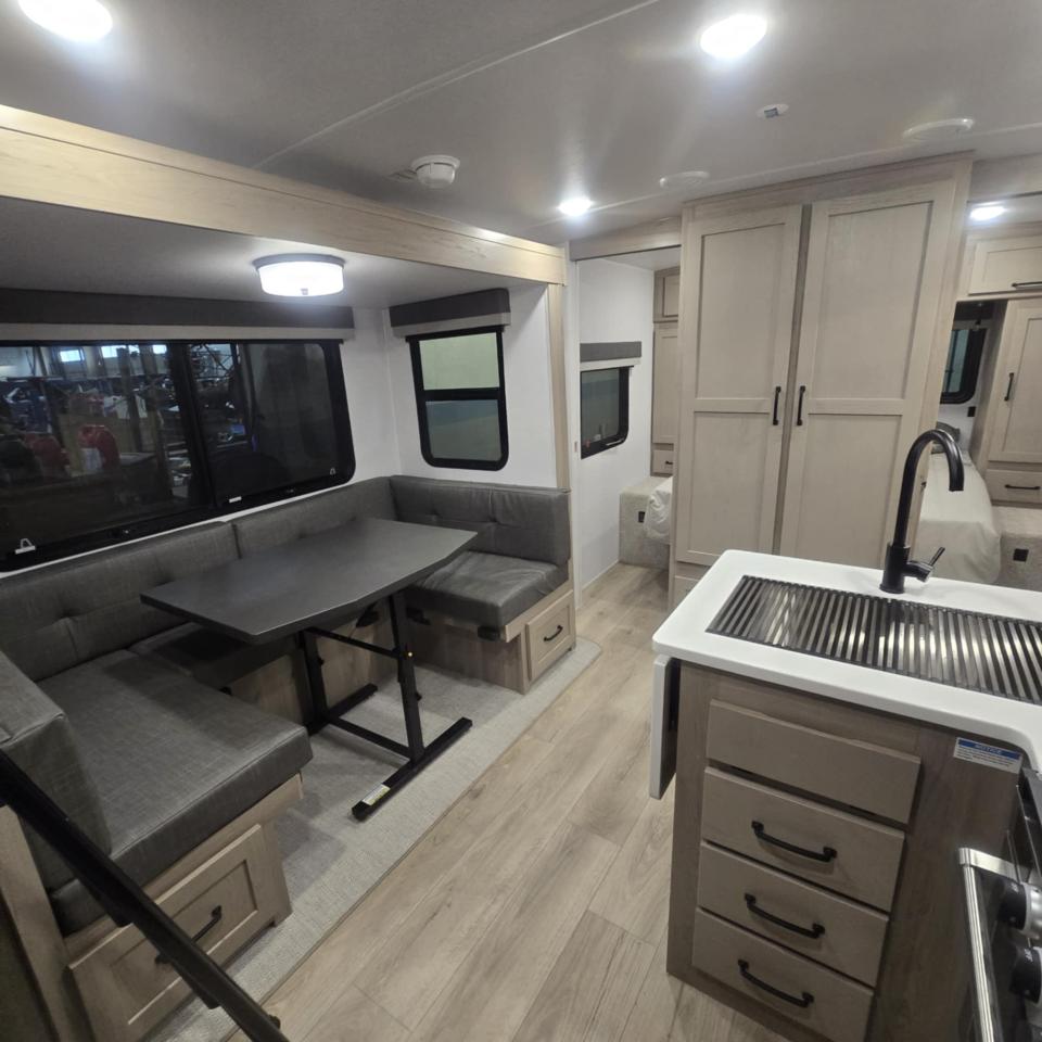 2025 Rockwood RLT2520BH-W LITE WEIGHT Photo5