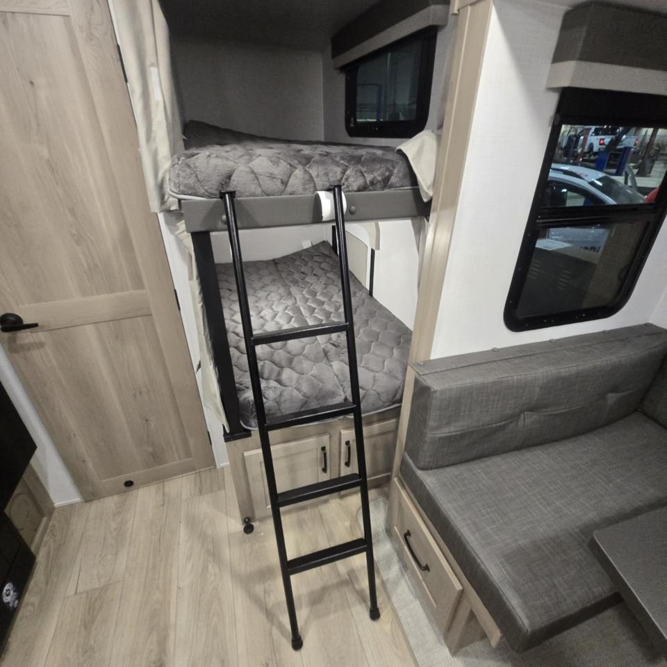 2025 Rockwood RLT2520BH-W LITE WEIGHT Photo4