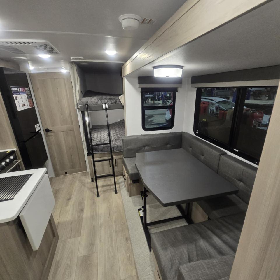 2025 Rockwood RLT2520BH-W LITE WEIGHT Photo5