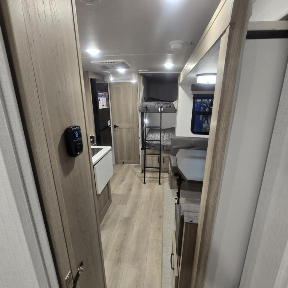 2025 Rockwood RLT2520BH-W LITE WEIGHT Photo5
