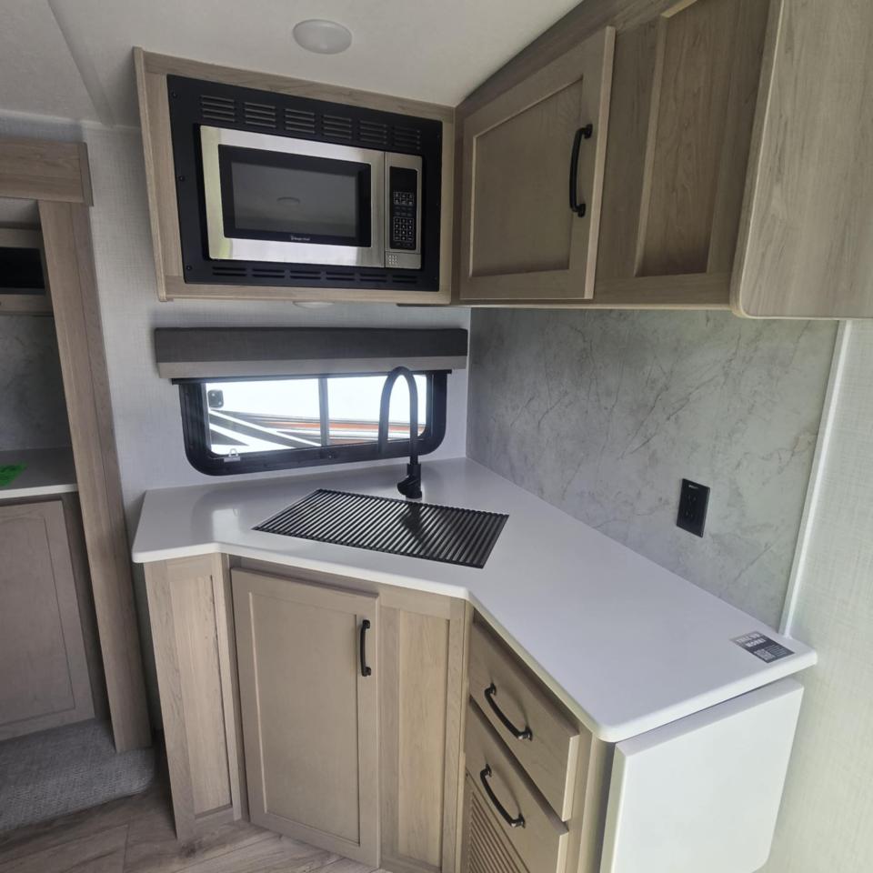 2025 Rockwood RLT2908RL-W LITE WEIGHT Photo5