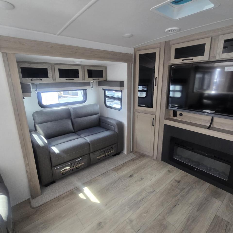2025 Rockwood RLT2908RL-W LITE WEIGHT Photo5