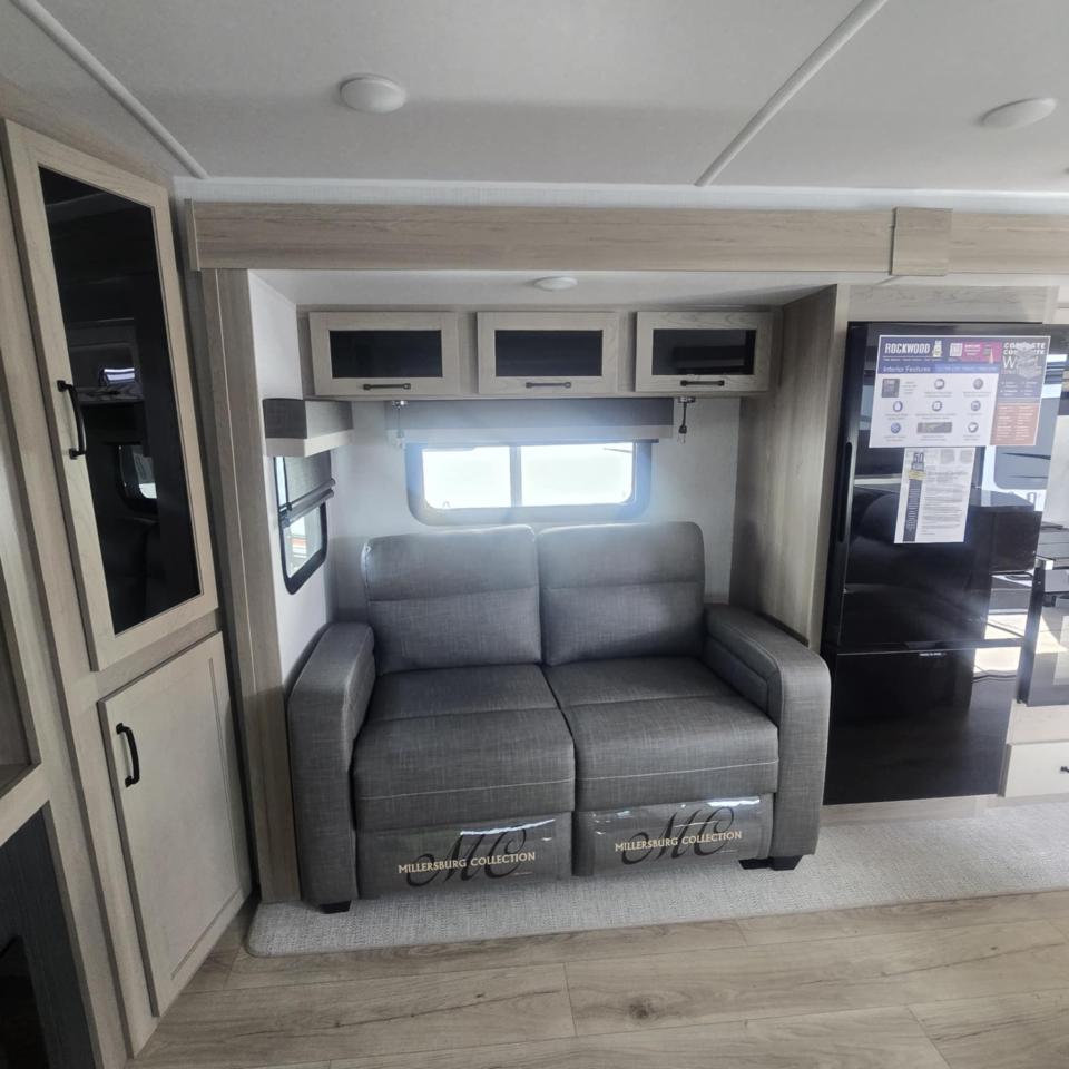 2025 Rockwood RLT2908RL-W LITE WEIGHT Photo5