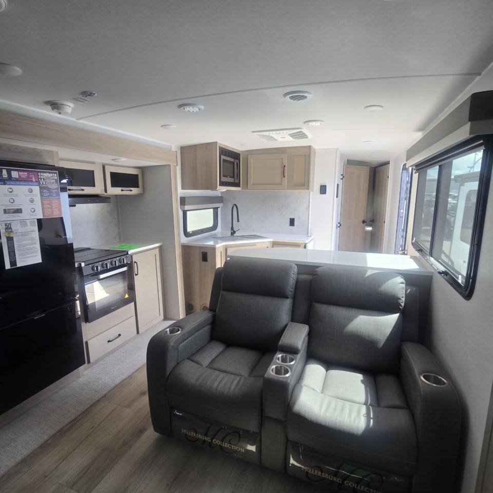 2025 Rockwood RLT2908RL-W LITE WEIGHT Photo5