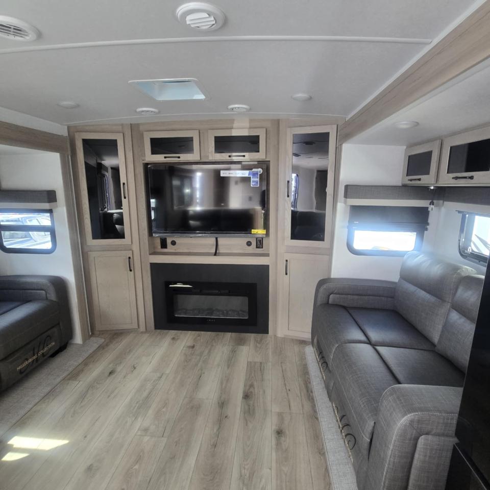 2025 Rockwood RLT2908RL-W LITE WEIGHT Photo5