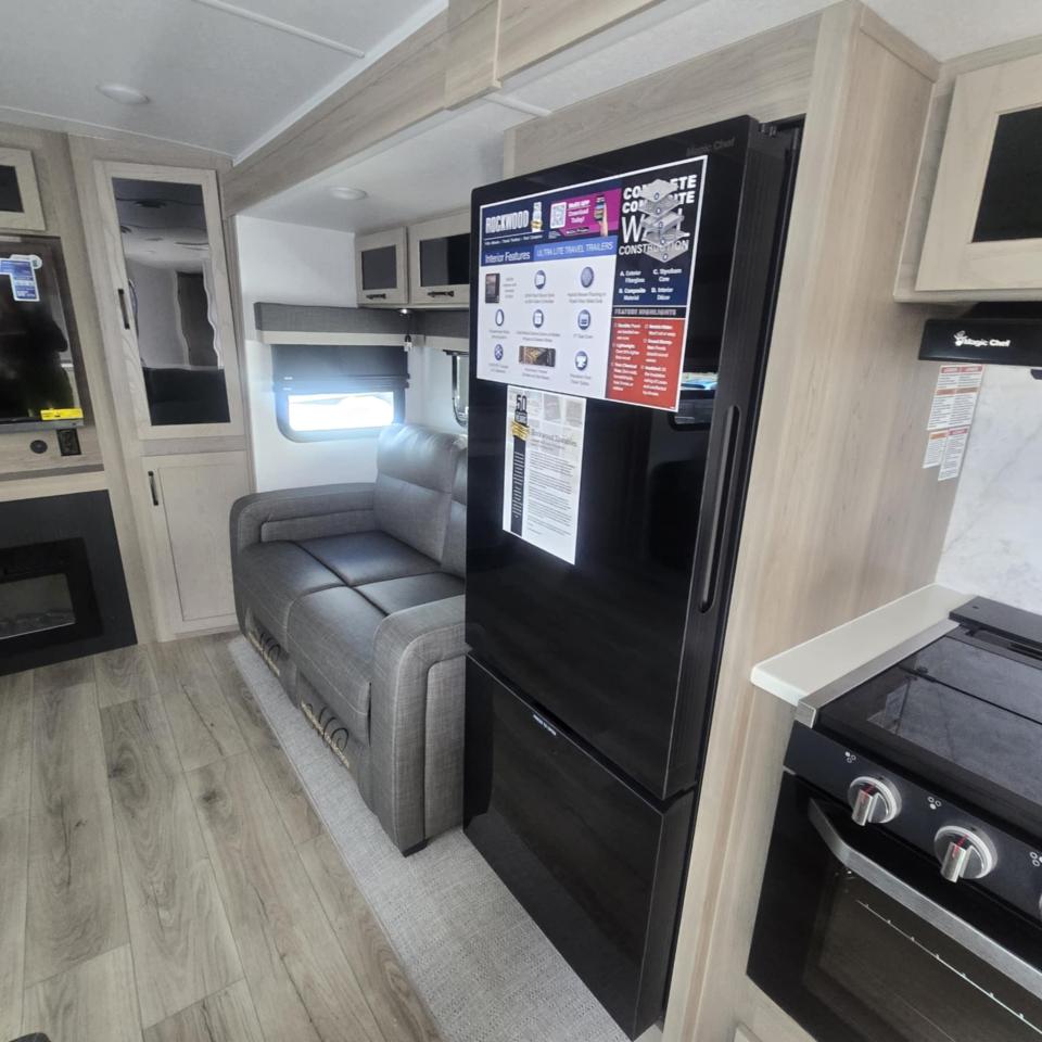 2025 Rockwood RLT2908RL-W LITE WEIGHT Photo5