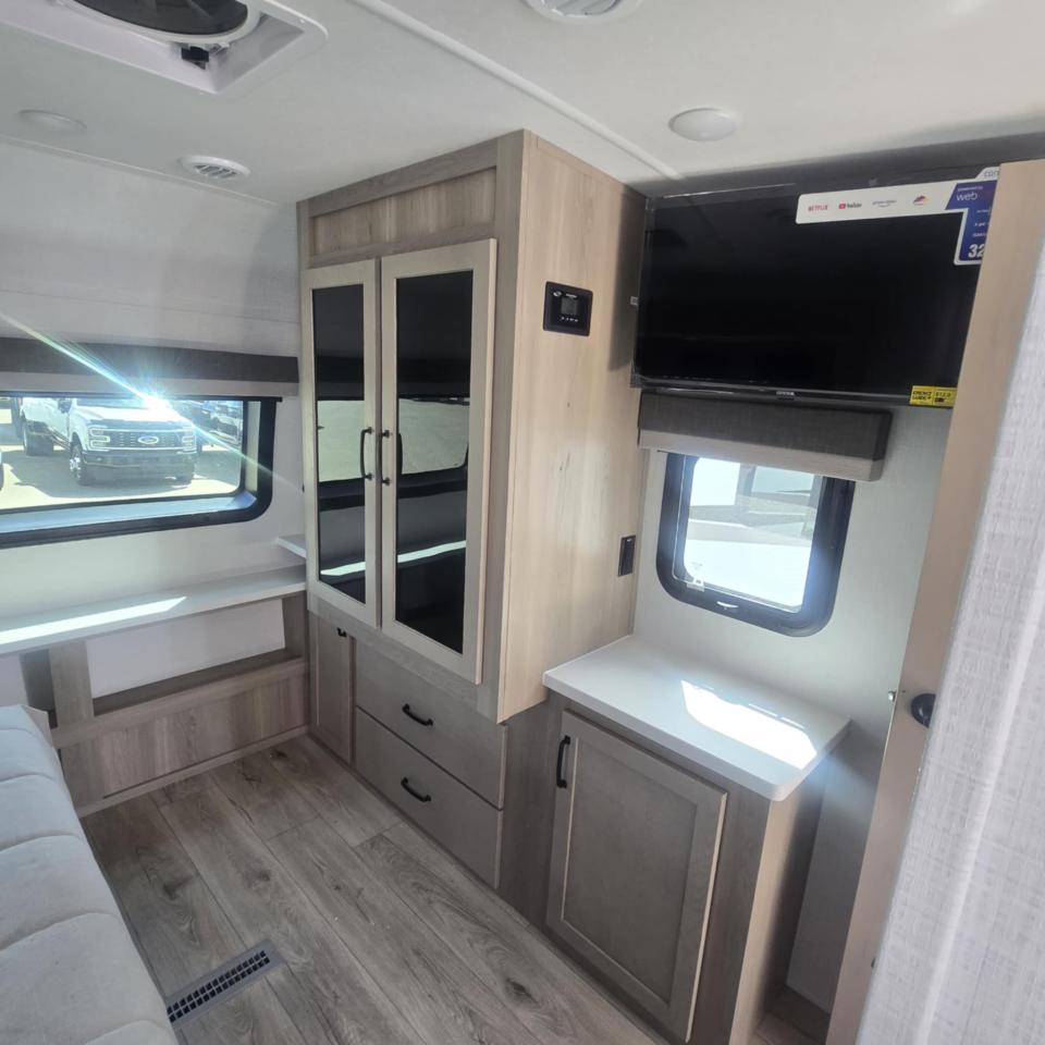 2025 Rockwood RLT2908RL-W LITE WEIGHT Photo5