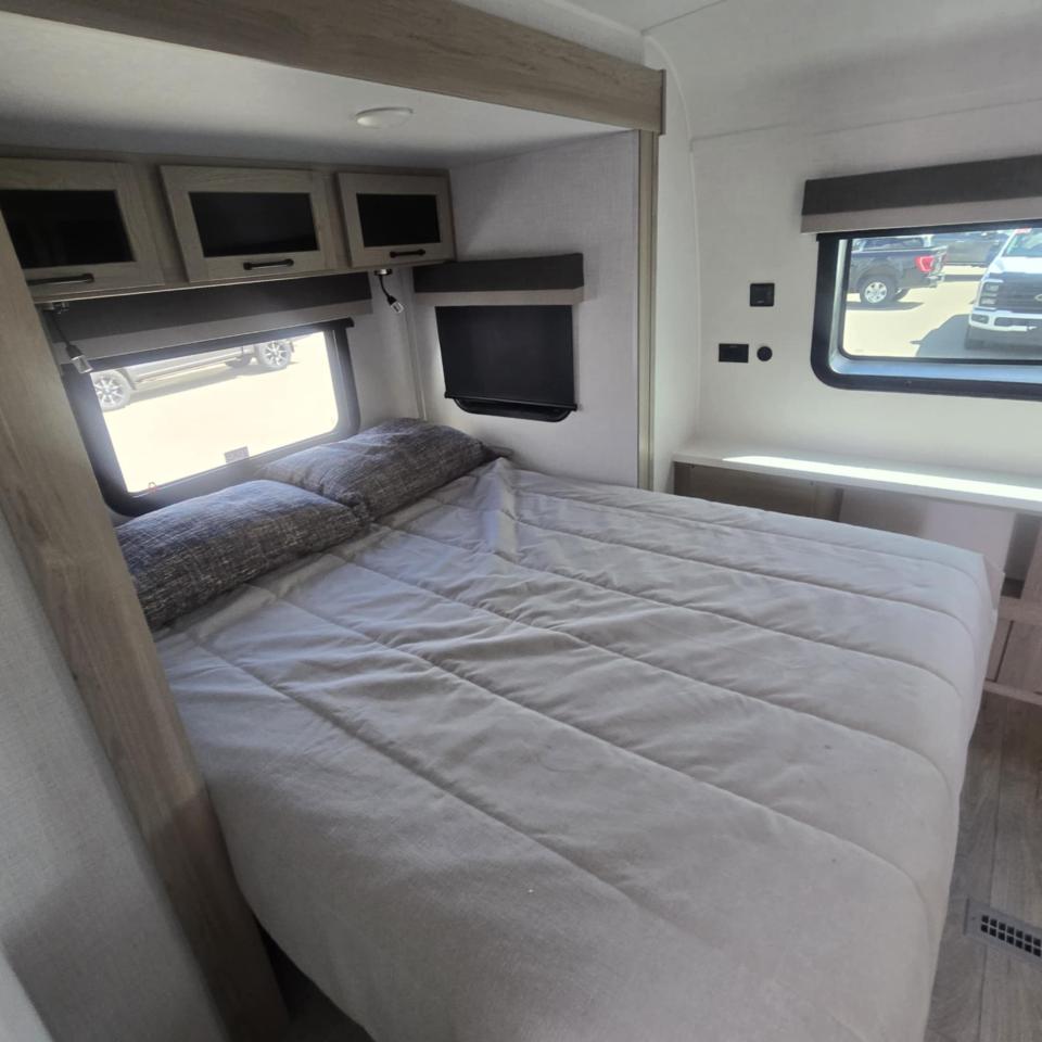 2025 Rockwood RLT2908RL-W LITE WEIGHT Photo5
