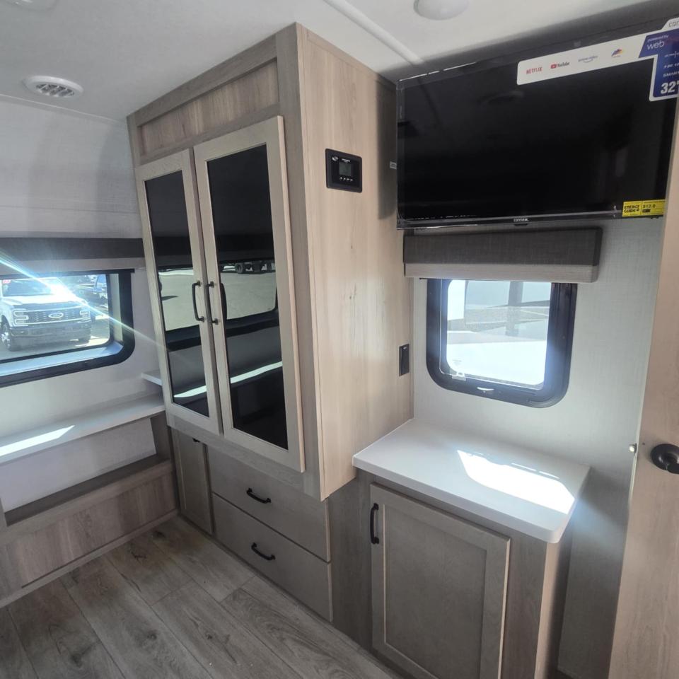 2025 Rockwood RLT2908RL-W LITE WEIGHT Photo5