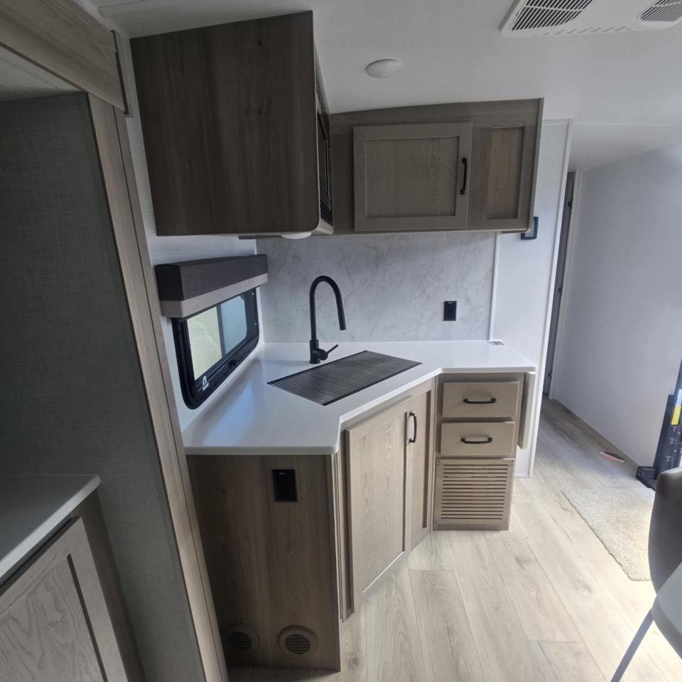 2025 Rockwood RLT2908RL-W LITE WEIGHT Photo5
