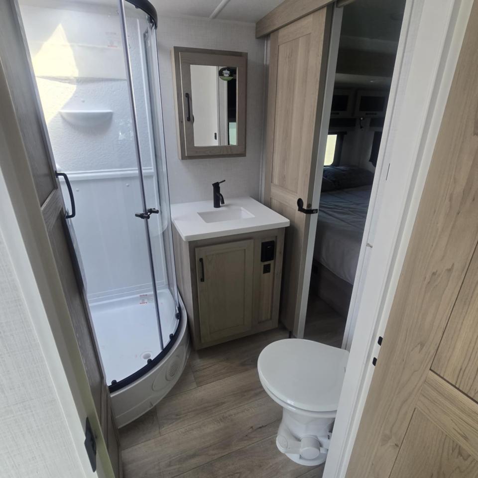 2025 Rockwood RLT2908RL-W LITE WEIGHT Photo5
