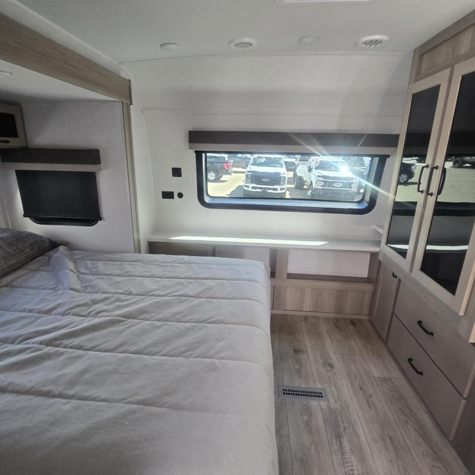 2025 Rockwood RLT2908RL-W LITE WEIGHT Photo5