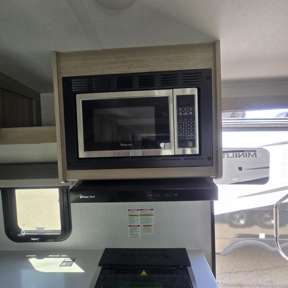 2025 Rockwood RLT2506FK-W LITE WEIGHT Photo5