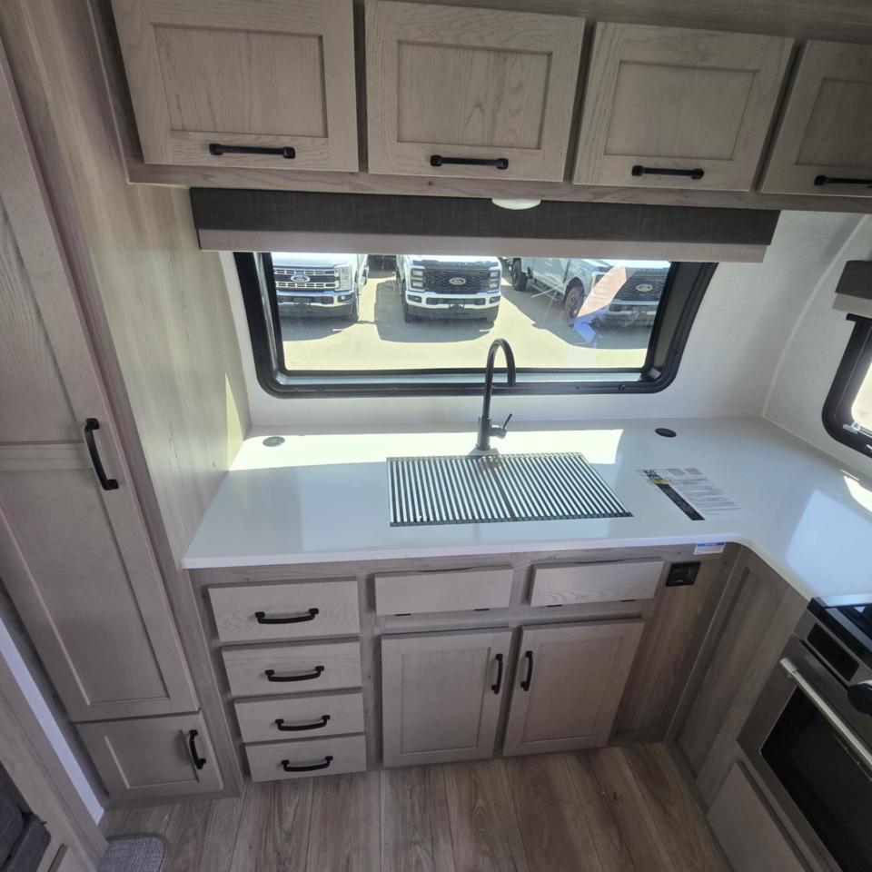 2025 Rockwood RLT2506FK-W LITE WEIGHT Photo5