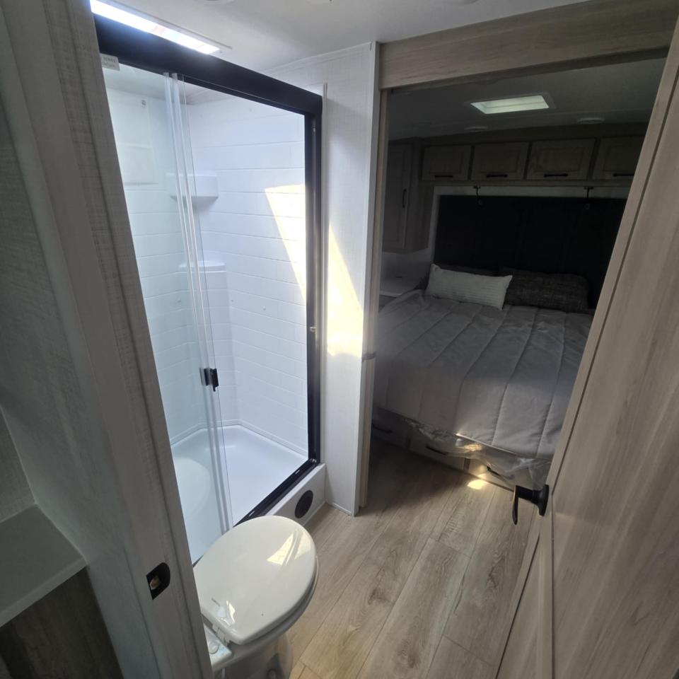 2025 Rockwood RLT2506FK-W LITE WEIGHT Photo5