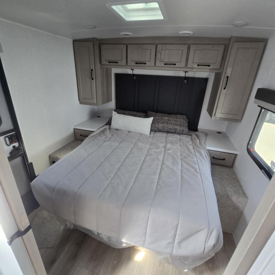 2025 Rockwood RLT2506FK-W LITE WEIGHT Photo5