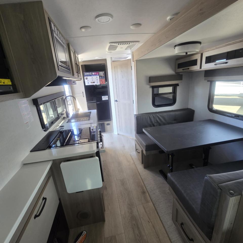 2025 Rockwood RLT2205S-W LITE WEIGHT Photo5