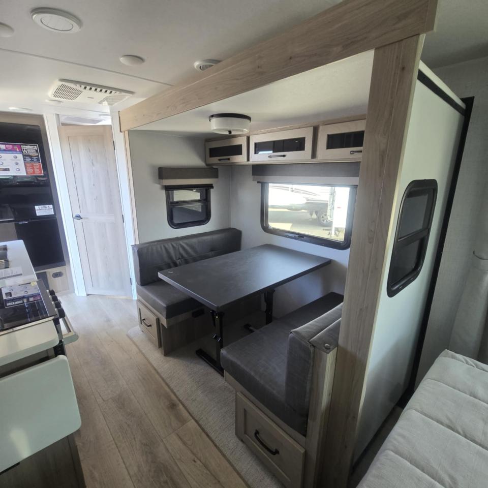 2025 Rockwood RLT2205S-W LITE WEIGHT Photo5