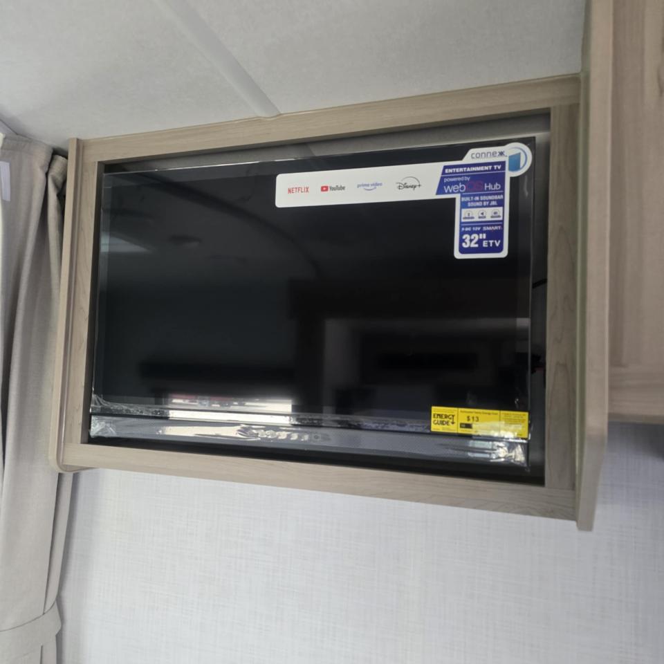 2025 Rockwood RLT2205S-W LITE WEIGHT Photo5