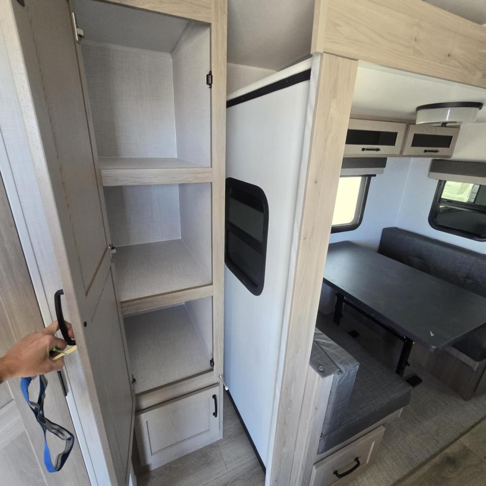 2025 Rockwood RLT2205S-W LITE WEIGHT Photo5
