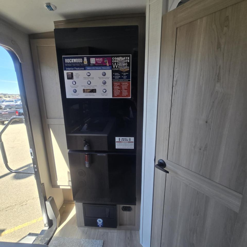2025 Rockwood RLT2205S-W LITE WEIGHT Photo3