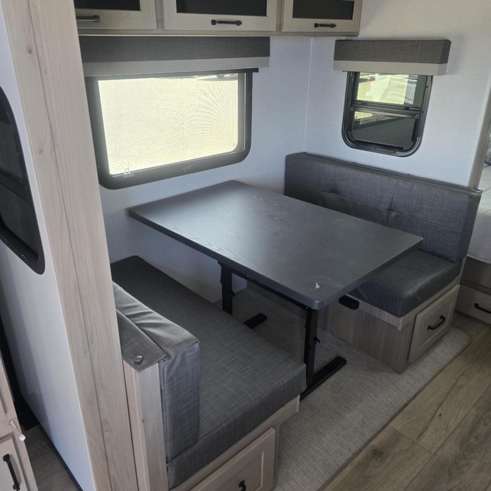 2025 Rockwood RLT2205S-W LITE WEIGHT Photo5
