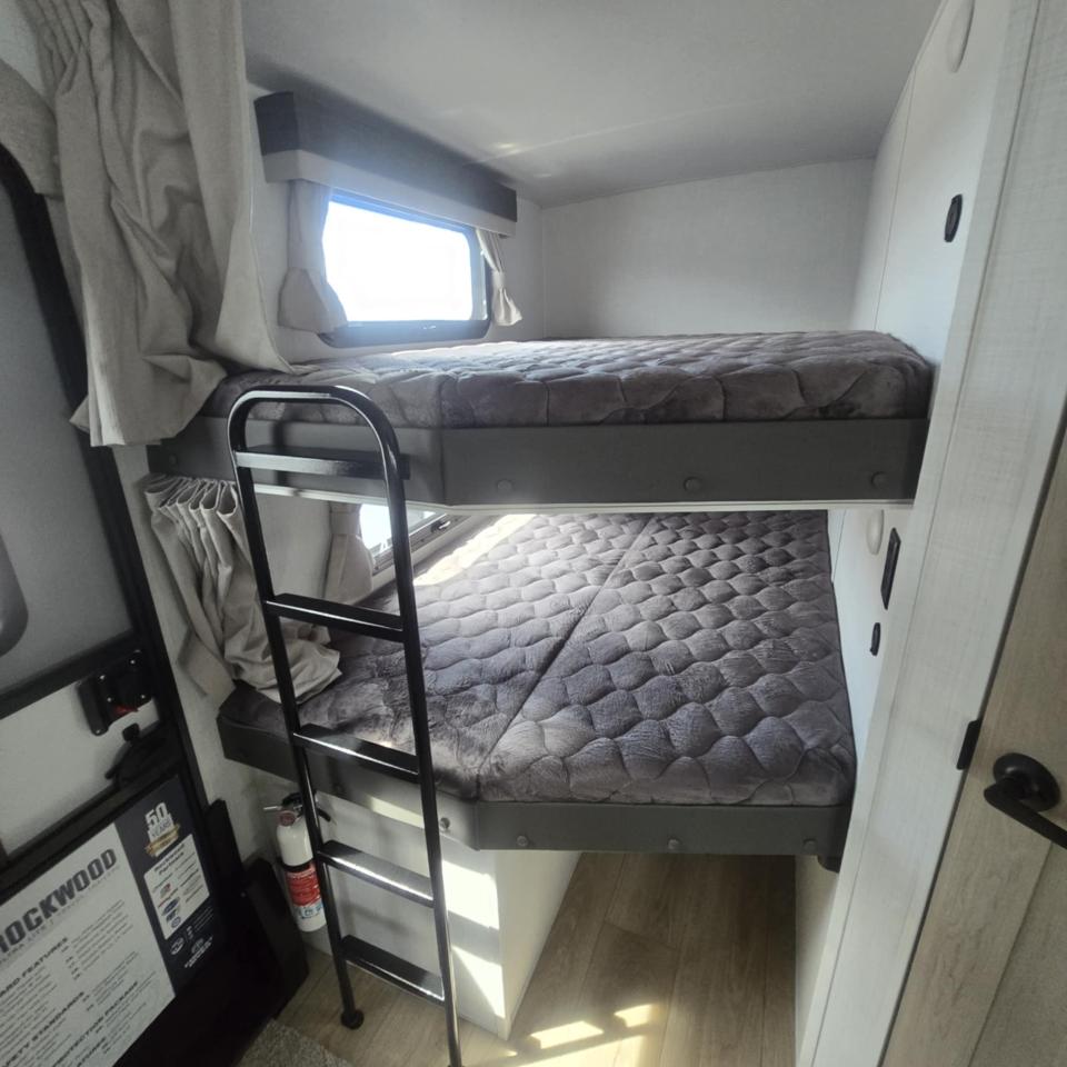 2025 Rockwood RLT2706BH-W LITE WEIGHT Photo5