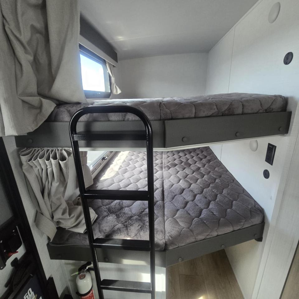 2025 Rockwood RLT2706BH-W LITE WEIGHT Photo5