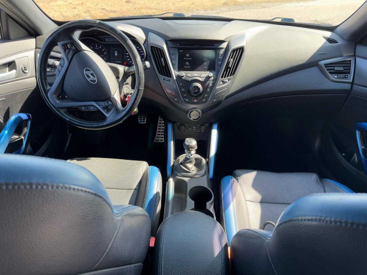 2016 Hyundai Veloster RALLY EDITION | TURBO | 6 SPEED | CLEAN CARFAX | Photo34